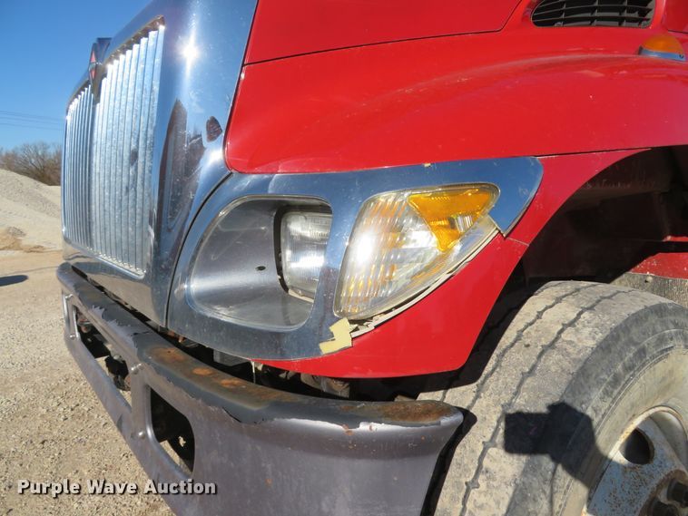 image for item FP9490 2005 International 7400  dump truck