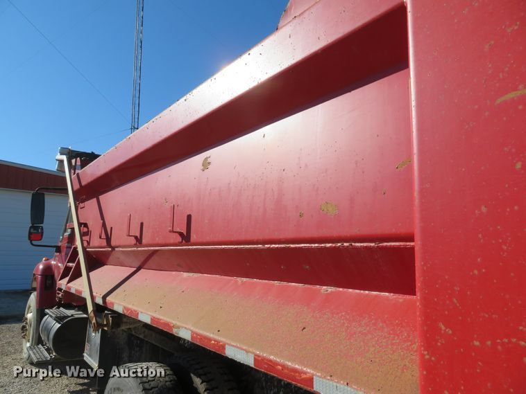 image for item FP9490 2005 International 7400  dump truck