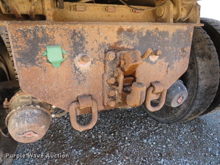image for item FP9490 2005 International 7400  dump truck