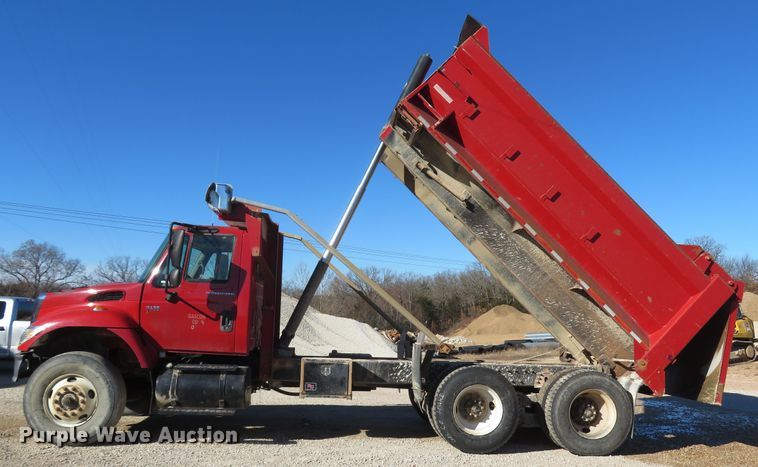image for item FP9490 2005 International 7400  dump truck