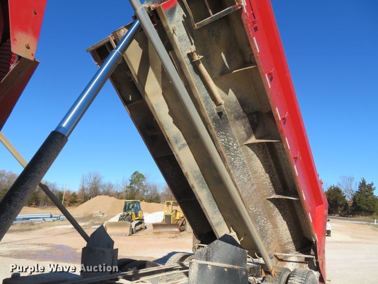 image for item FP9490 2005 International 7400  dump truck