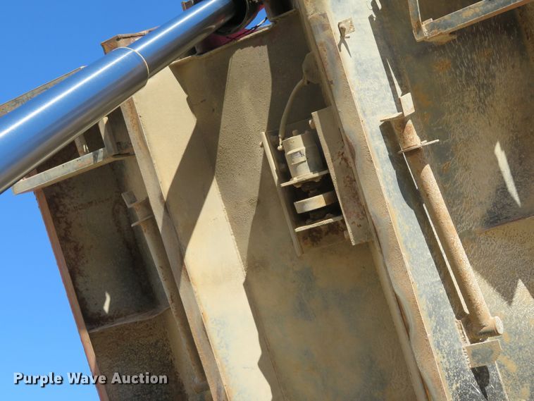 image for item FP9490 2005 International 7400  dump truck