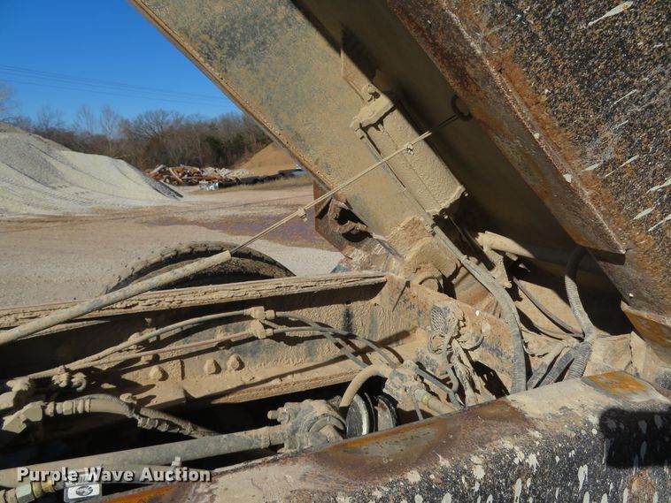 image for item FP9490 2005 International 7400  dump truck