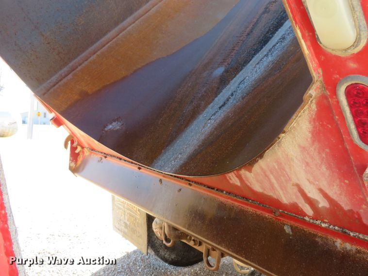 image for item FP9490 2005 International 7400  dump truck