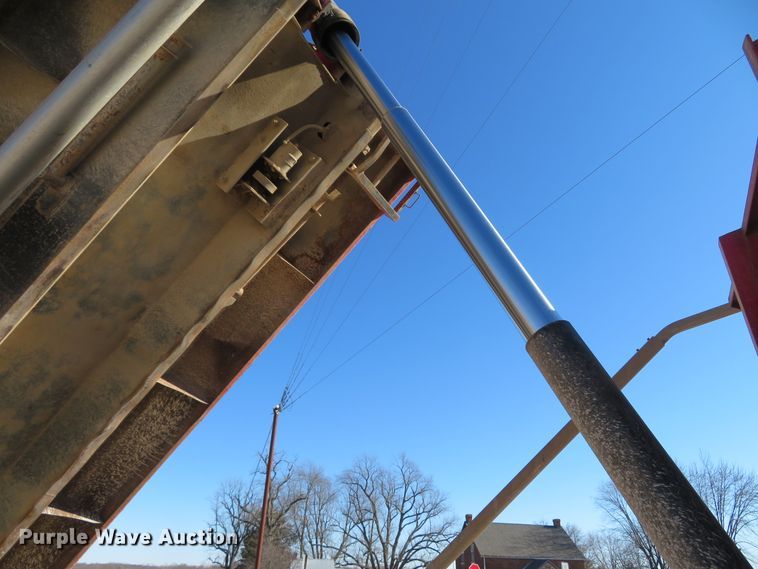 image for item FP9490 2005 International 7400  dump truck