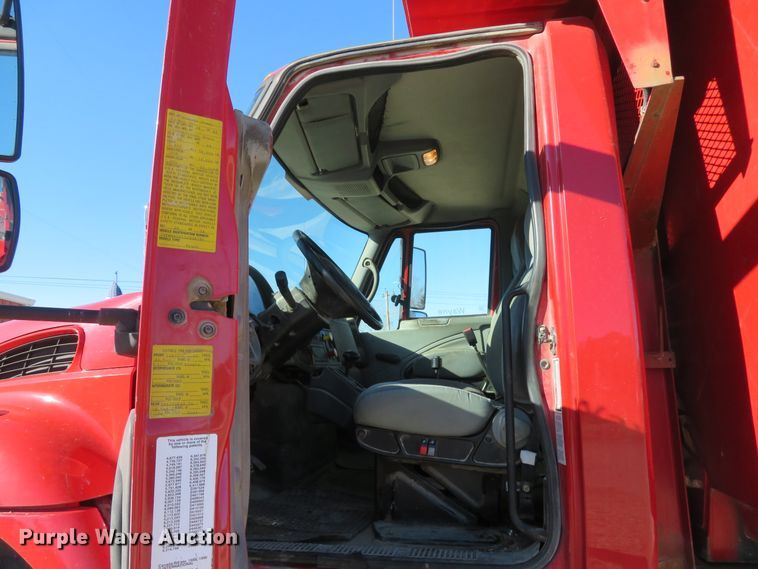 image for item FP9490 2005 International 7400  dump truck