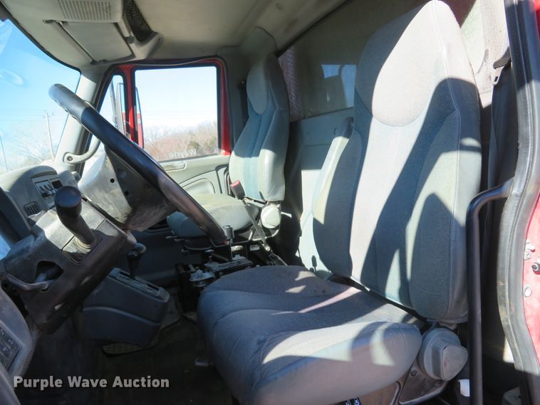 image for item FP9490 2005 International 7400  dump truck