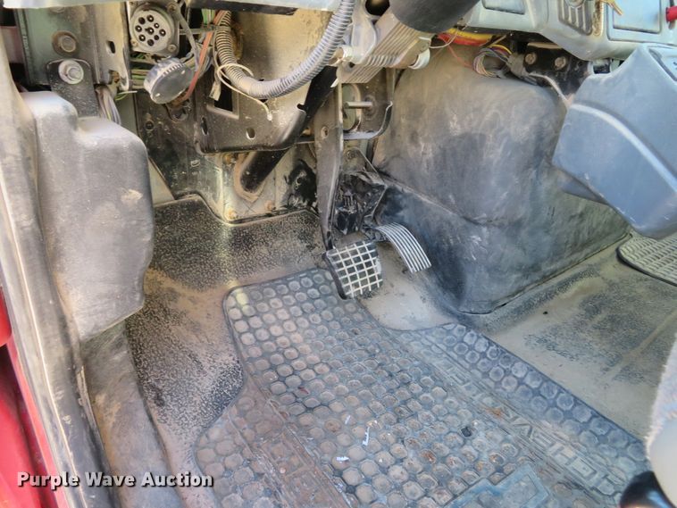 image for item FP9490 2005 International 7400  dump truck