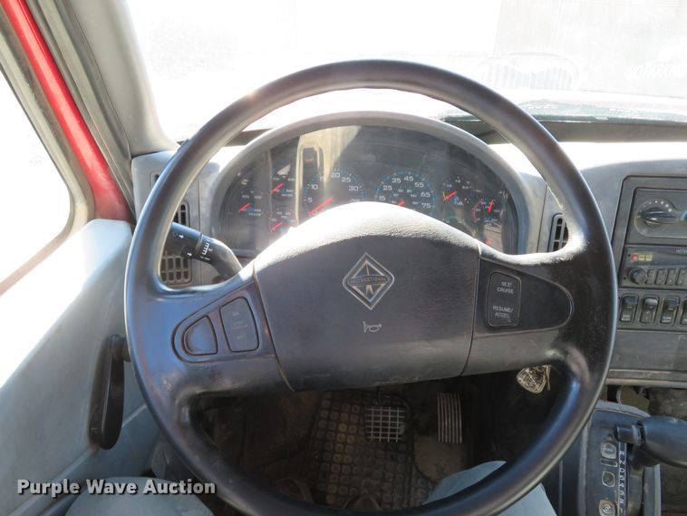 image for item FP9490 2005 International 7400  dump truck