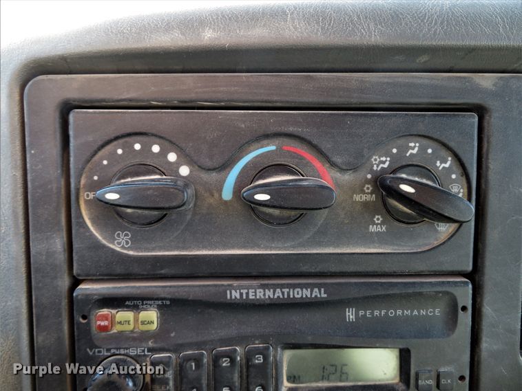 image for item FP9490 2005 International 7400  dump truck