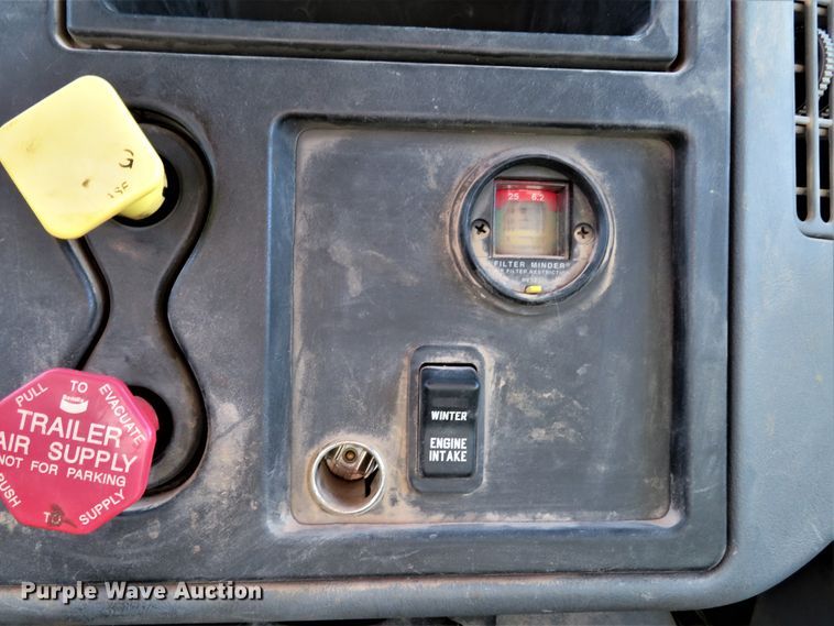 image for item FP9490 2005 International 7400  dump truck