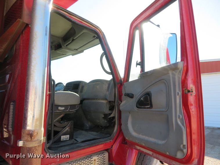 image for item FP9490 2005 International 7400  dump truck