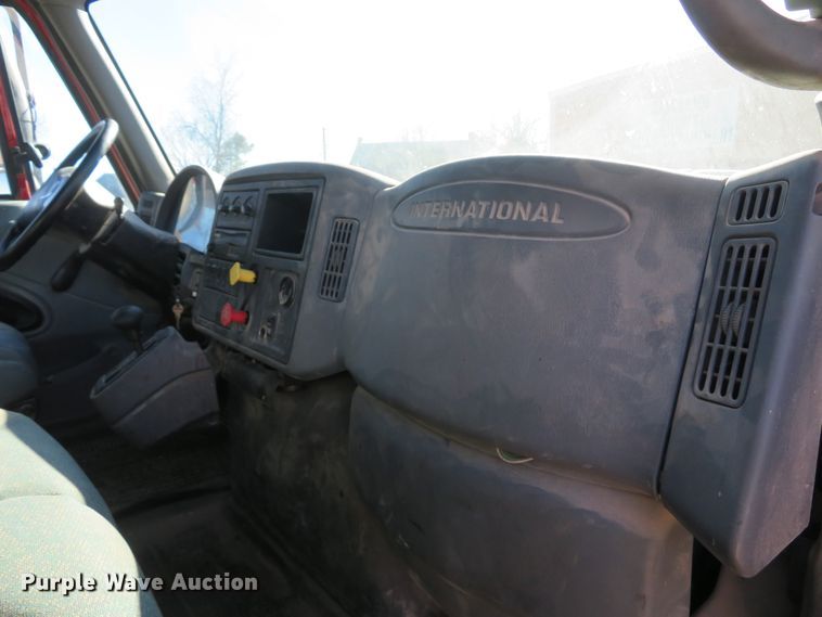 image for item FP9490 2005 International 7400  dump truck