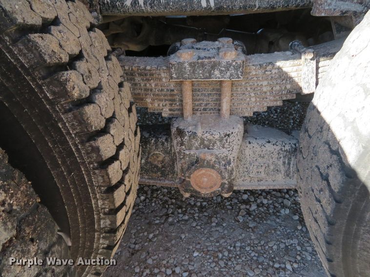image for item FP9490 2005 International 7400  dump truck