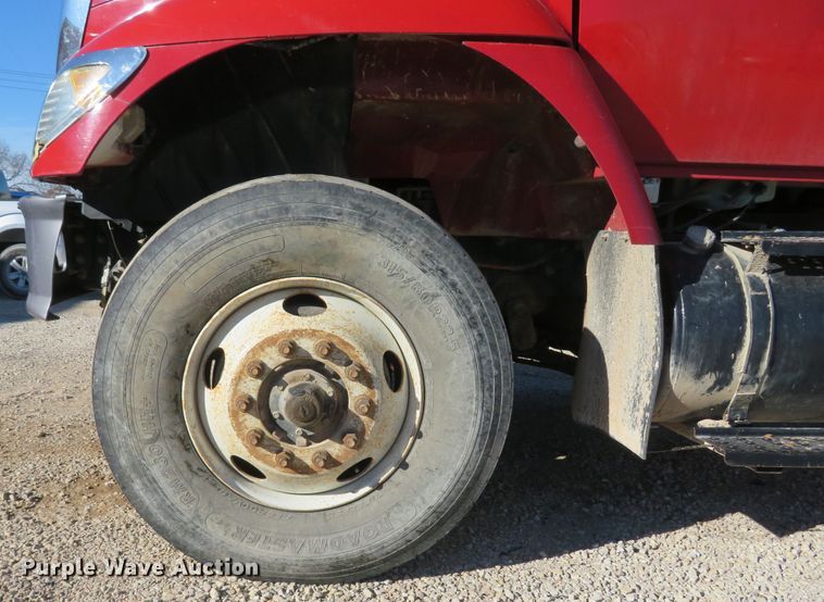 image for item FP9490 2005 International 7400  dump truck