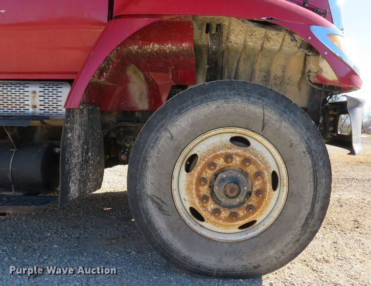 image for item FP9490 2005 International 7400  dump truck