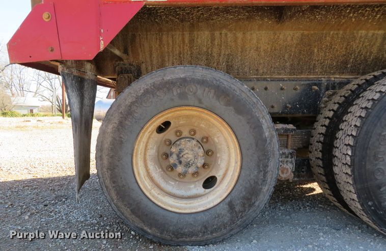 image for item FP9490 2005 International 7400  dump truck