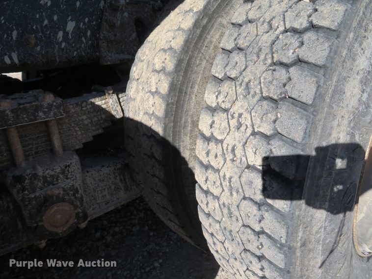 image for item FP9490 2005 International 7400  dump truck