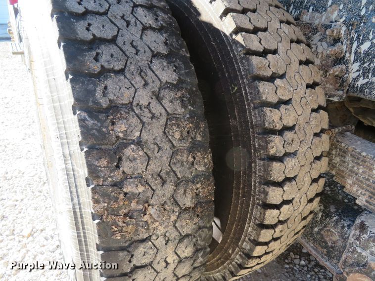 image for item FP9490 2005 International 7400  dump truck