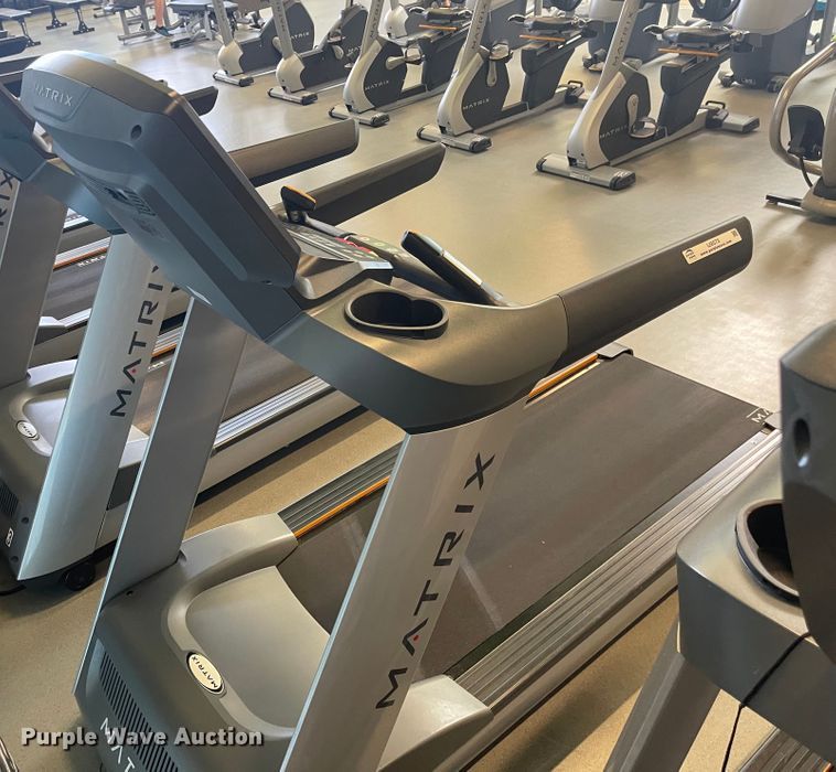 image for item IJ9573 (3) Matrix treadmills