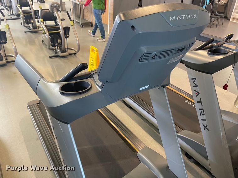 image for item IJ9573 (3) Matrix treadmills