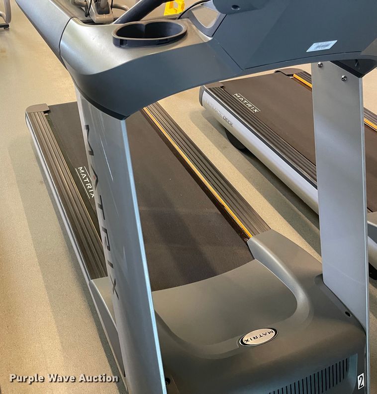 image for item IJ9573 (3) Matrix treadmills