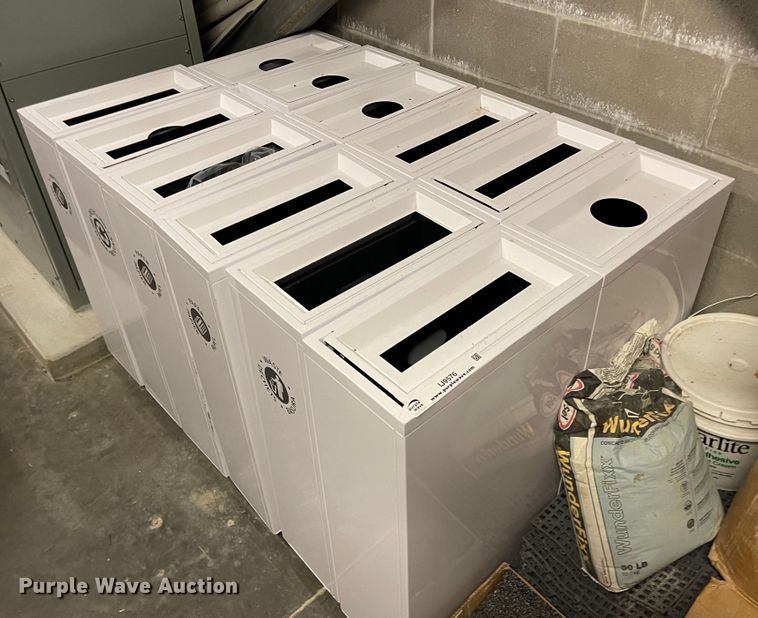 image for item IJ9576 (12) metal trash cans