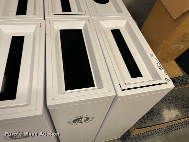 image for item IJ9576 (12) metal trash cans