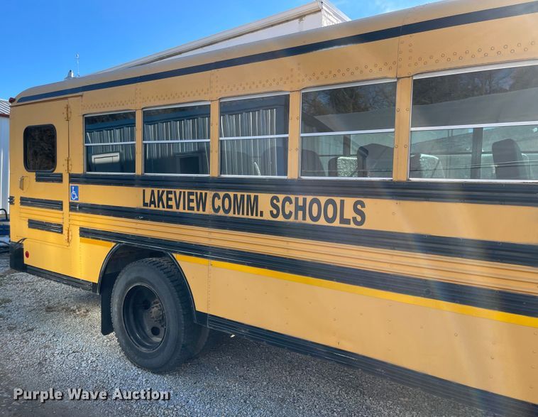 image for item IJ9579 1998 Chevrolet Blue Bird  school bus