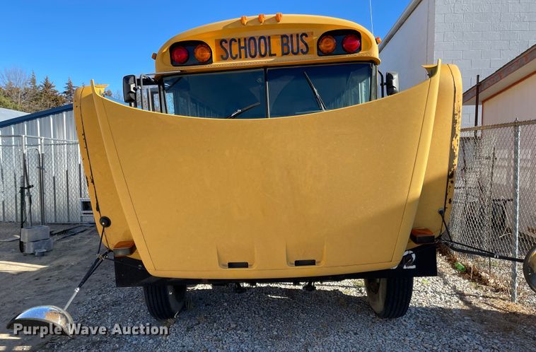 image for item IJ9579 1998 Chevrolet Blue Bird  school bus