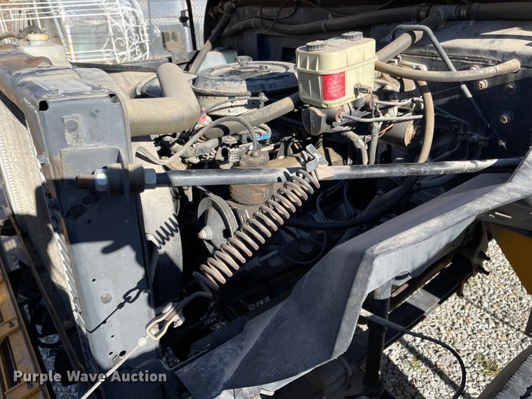 image for item IJ9579 1998 Chevrolet Blue Bird  school bus