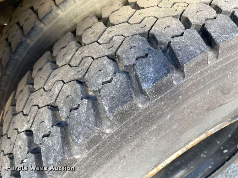 image for item IJ9579 1998 Chevrolet Blue Bird  school bus