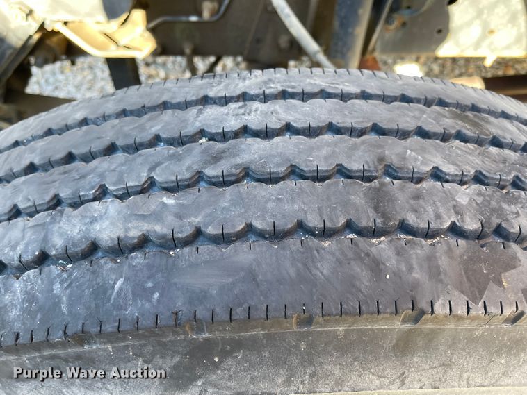 image for item IJ9579 1998 Chevrolet Blue Bird  school bus