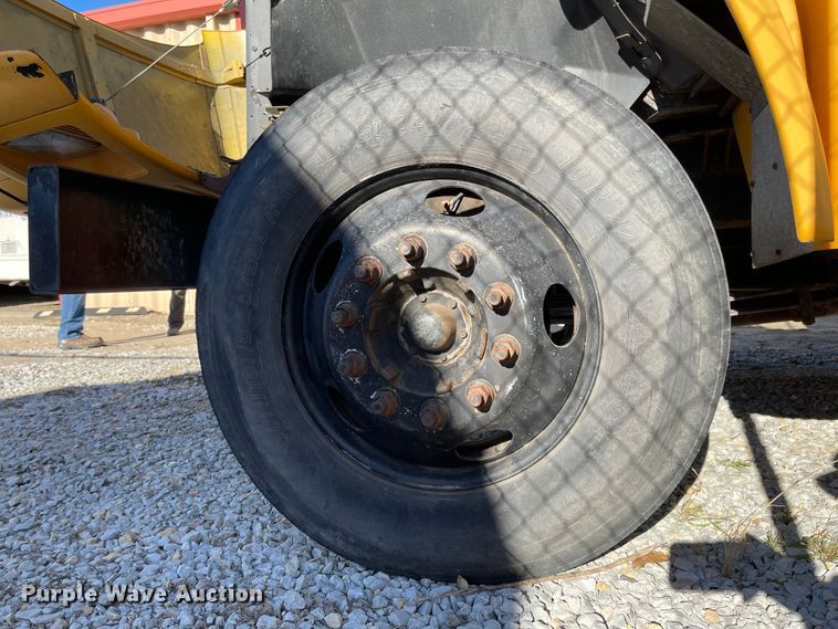 image for item IJ9579 1998 Chevrolet Blue Bird  school bus