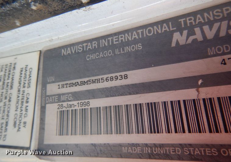 image for item IO9654 1998 International 4700  truck cab and chassis