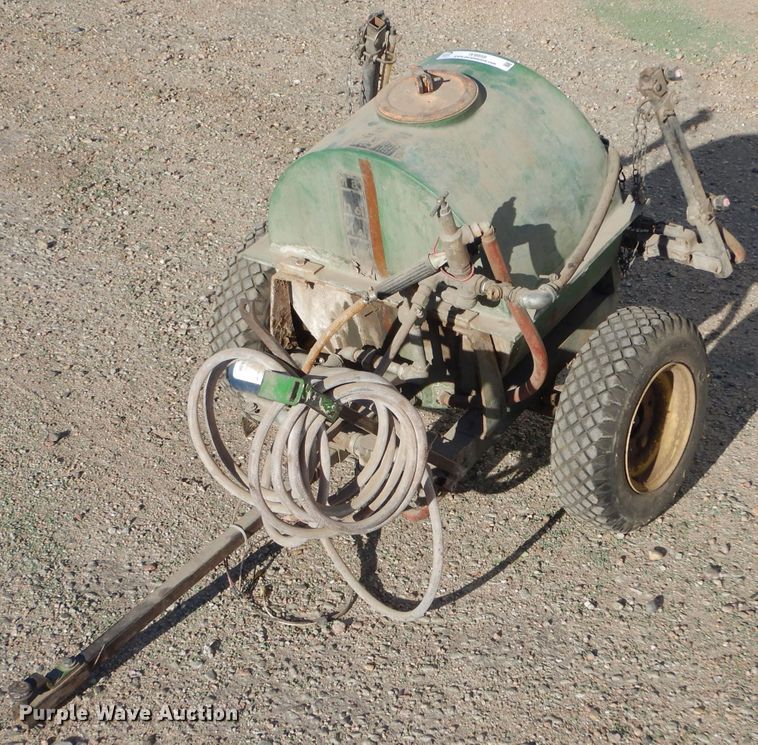 image for item IV9959 John Deere  sprayer