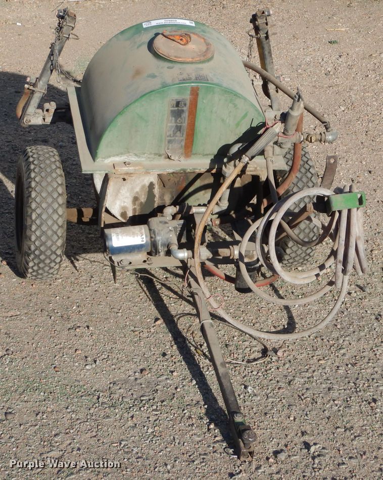 image for item IV9959 John Deere  sprayer