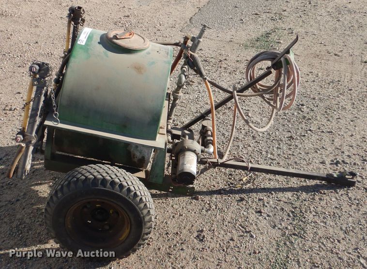 image for item IV9959 John Deere  sprayer