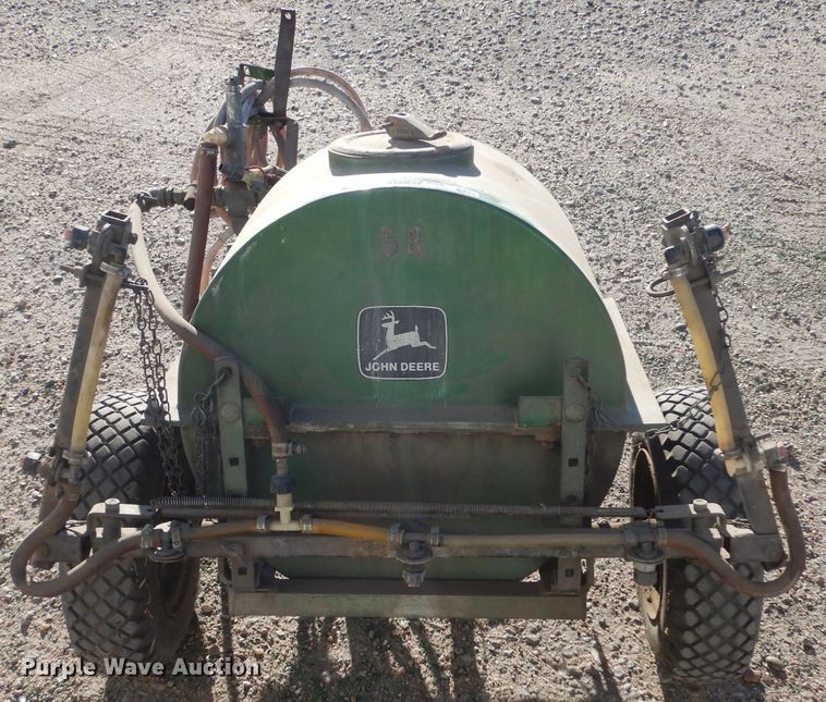 image for item IV9959 John Deere  sprayer