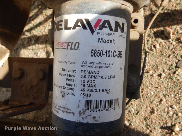 image for item IV9959 John Deere  sprayer