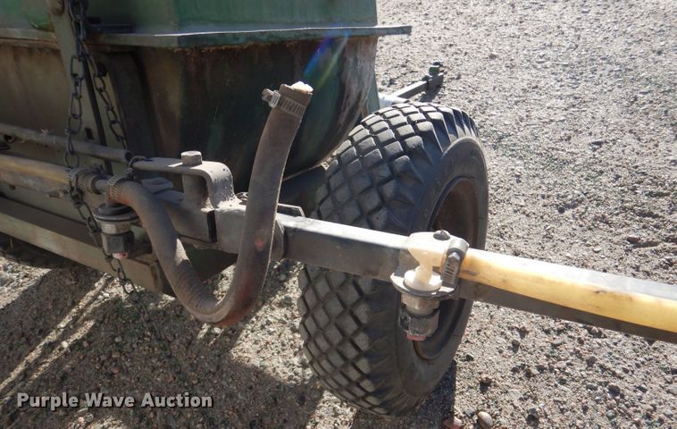 image for item IV9959 John Deere  sprayer
