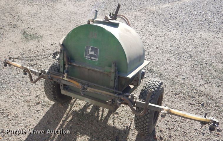 image for item IV9959 John Deere  sprayer