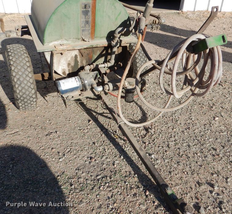 image for item IV9959 John Deere  sprayer