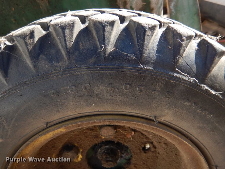 image for item IV9959 John Deere  sprayer