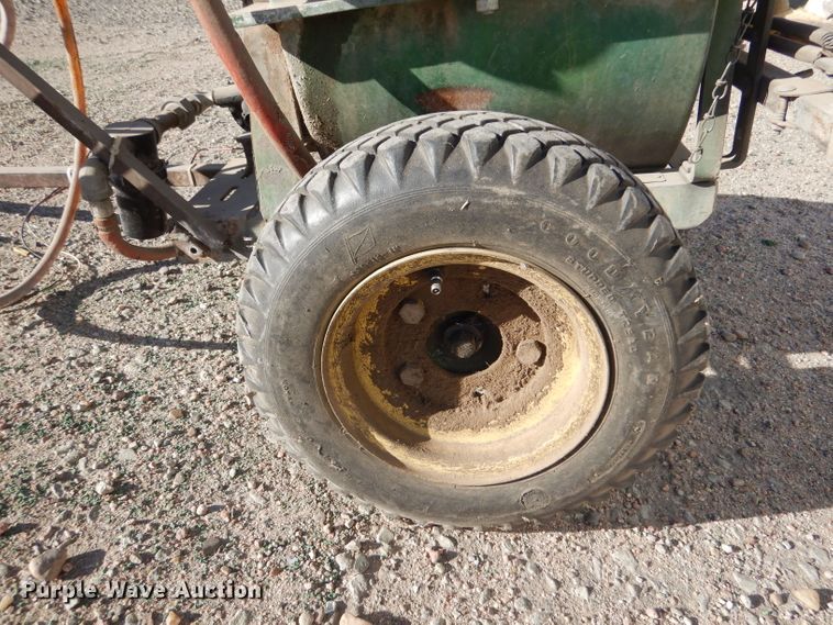 image for item IV9959 John Deere  sprayer