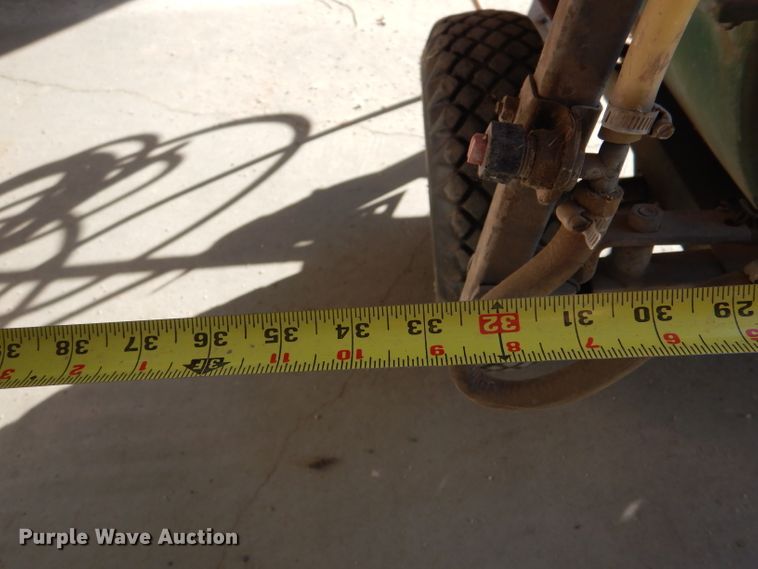 image for item IV9959 John Deere  sprayer