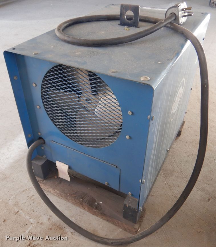 image for item IV9960 (3) Miller welders