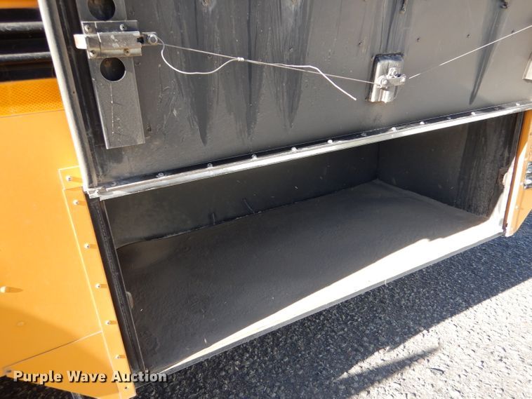 image for item IV9961 1998 Blue Bird TC2000  school bus