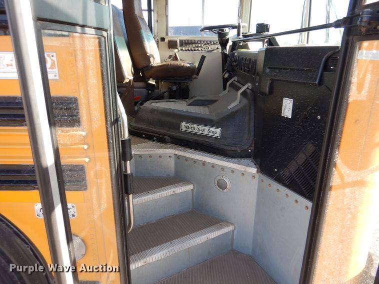 image for item IV9961 1998 Blue Bird TC2000  school bus