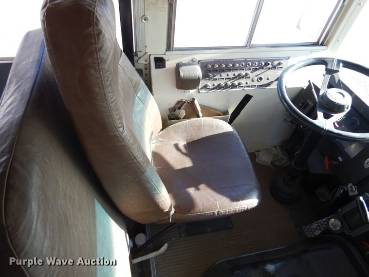 image for item IV9961 1998 Blue Bird TC2000  school bus